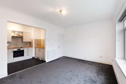 St Philips Avenue, Worcester Park, Image 3