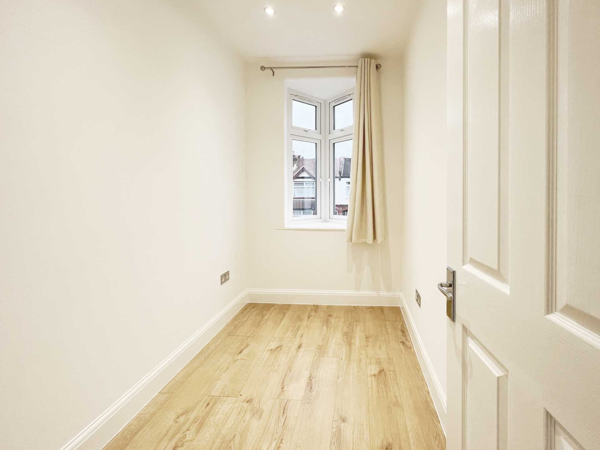 Beverley Road, New Malden, Image 11