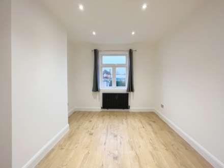 Beverley Road, New Malden, Image 10