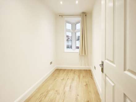 Beverley Road, New Malden, Image 11