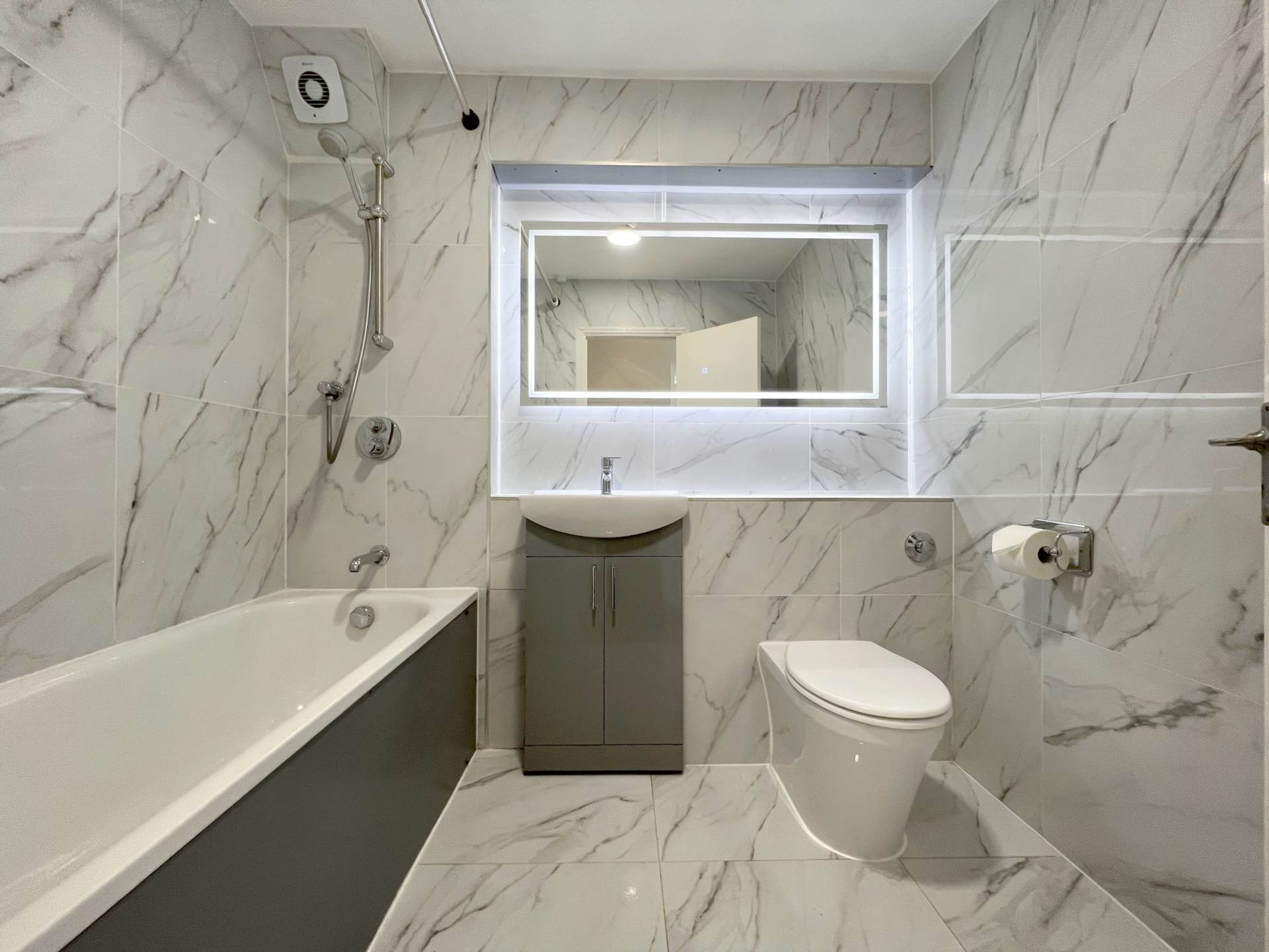 Kingston Road, New Malden, Image 11