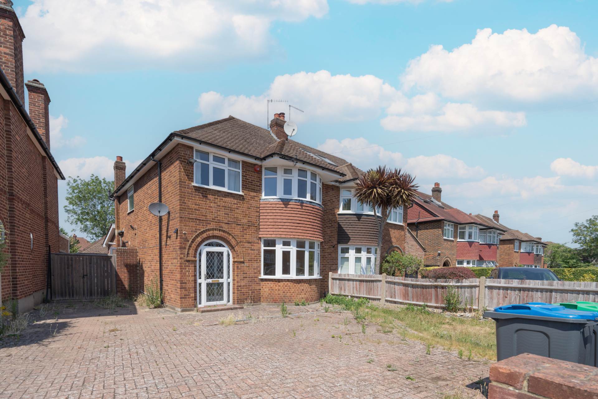 Downfield, Worcester Park, Image 20