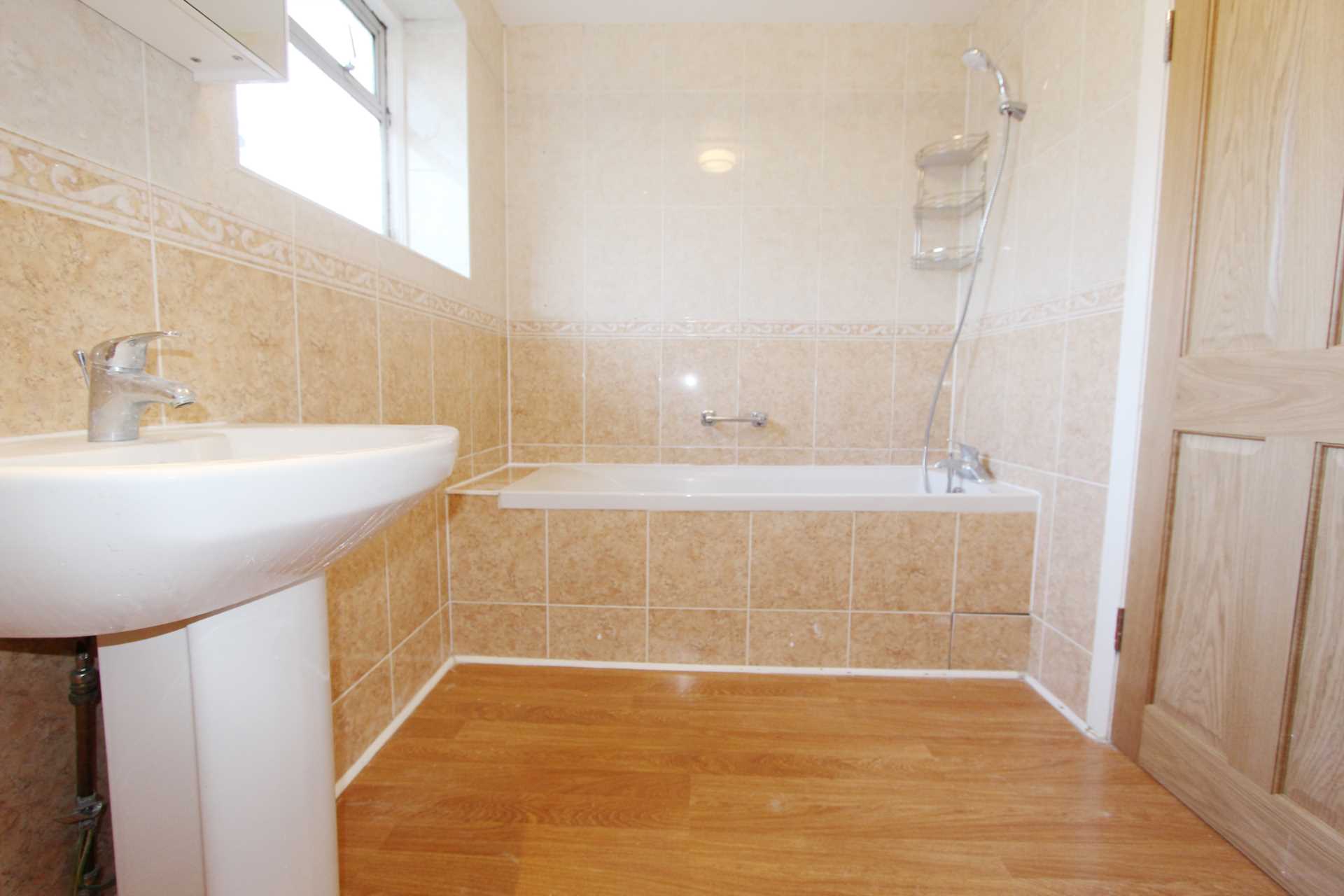 Downfield, Worcester Park, Image 9