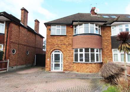 Downfield, Worcester Park, Image 11