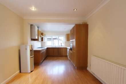 Downfield, Worcester Park, Image 5