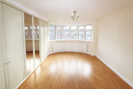 Downfield, Worcester Park, Image 7