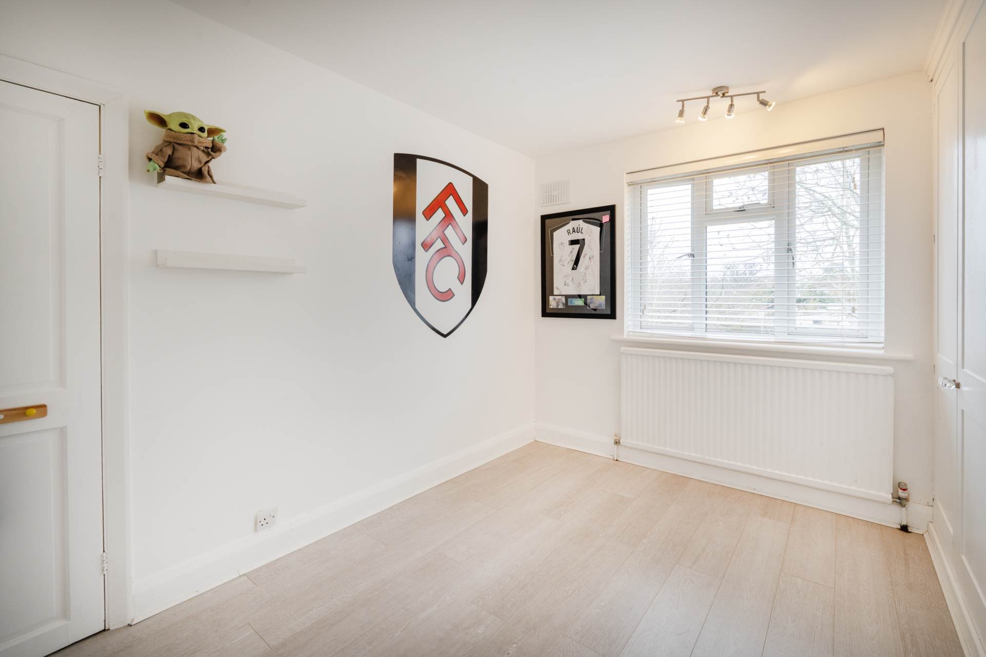 Chatsworth Gradens, New Malden, Image 10