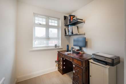 Chatsworth Gradens, New Malden, Image 12