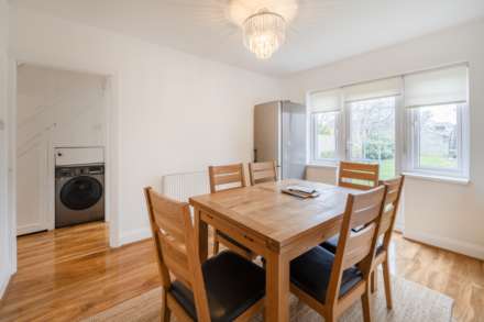 Chatsworth Gradens, New Malden, Image 4