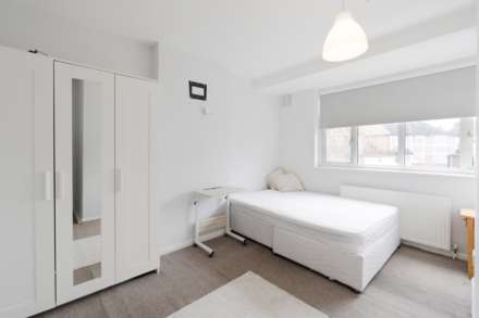 Room C, Somerset Close, New Malden, Image 4