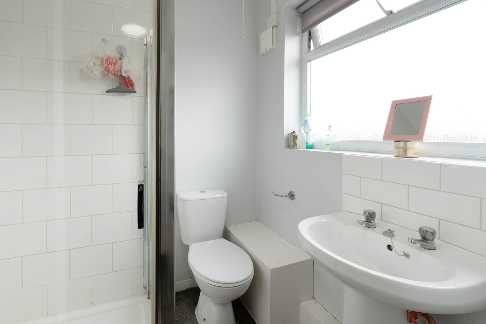 Somerset Close, New Malden, Image 6