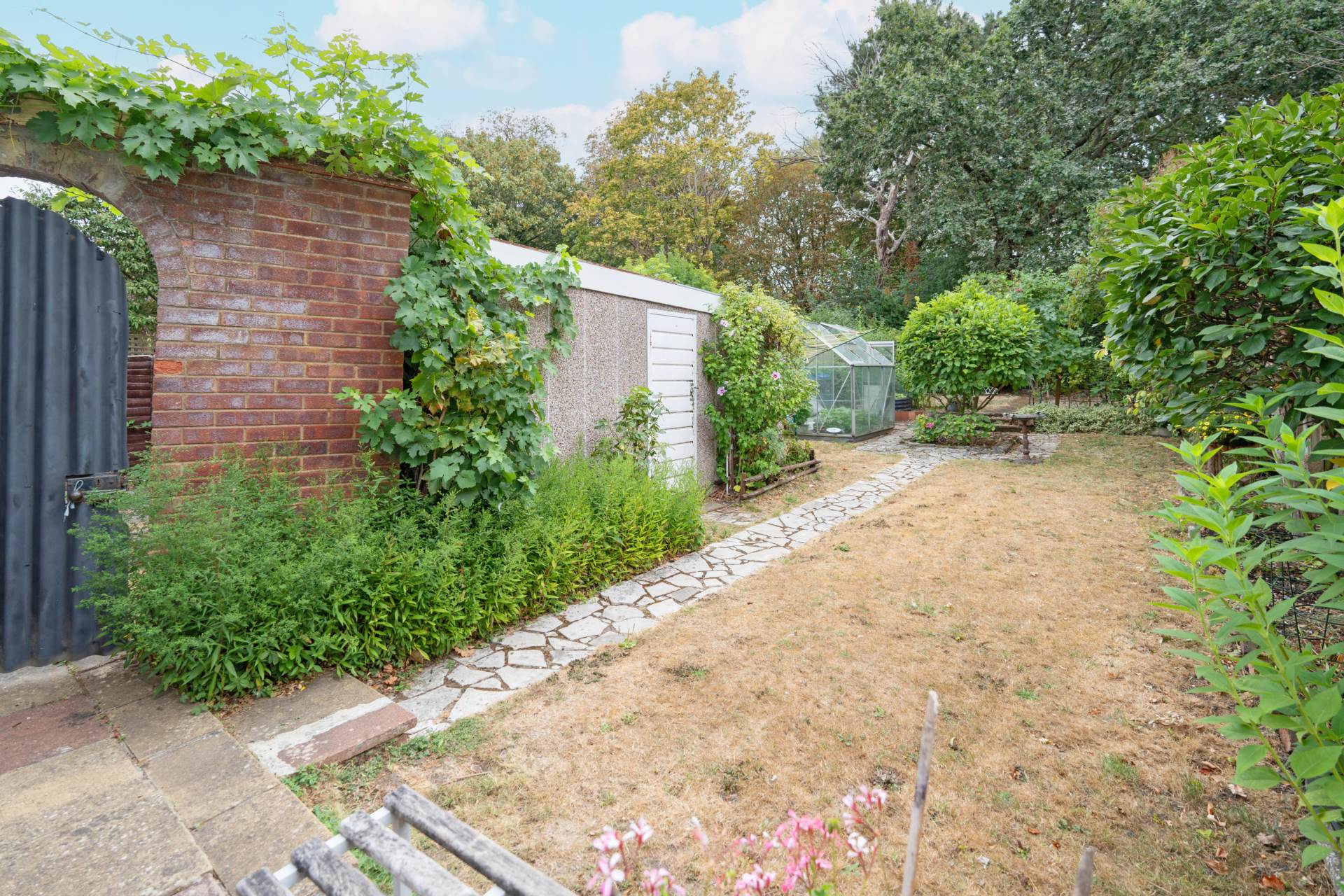 Hillcross Avenue, Morden, Image 16