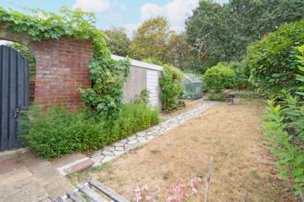 Hillcross Avenue, Morden, Image 16