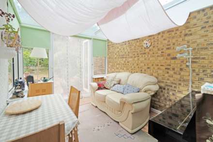 Hillcross Avenue, Morden, Image 3