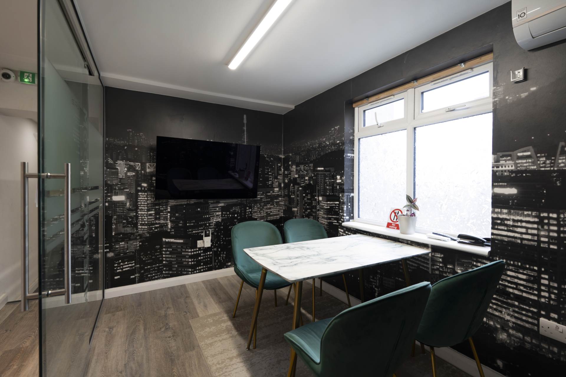 High Street, New Malden, Image 10