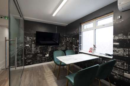 High Street, New Malden, Image 10