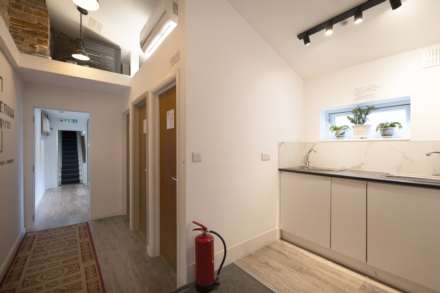 High Street, New Malden, Image 9