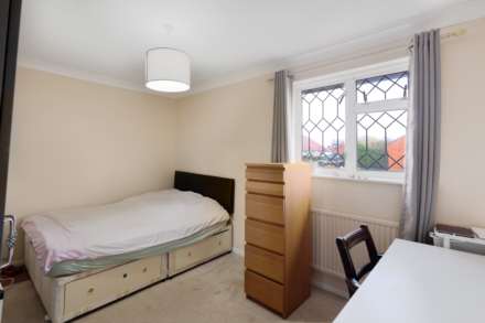 Virginia Close, New Malden, Image 10