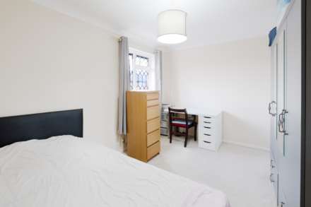 Virginia Close, New Malden, Image 11