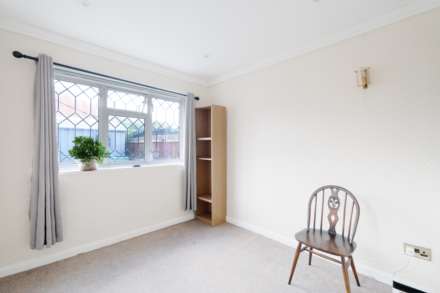 Virginia Close, New Malden, Image 5