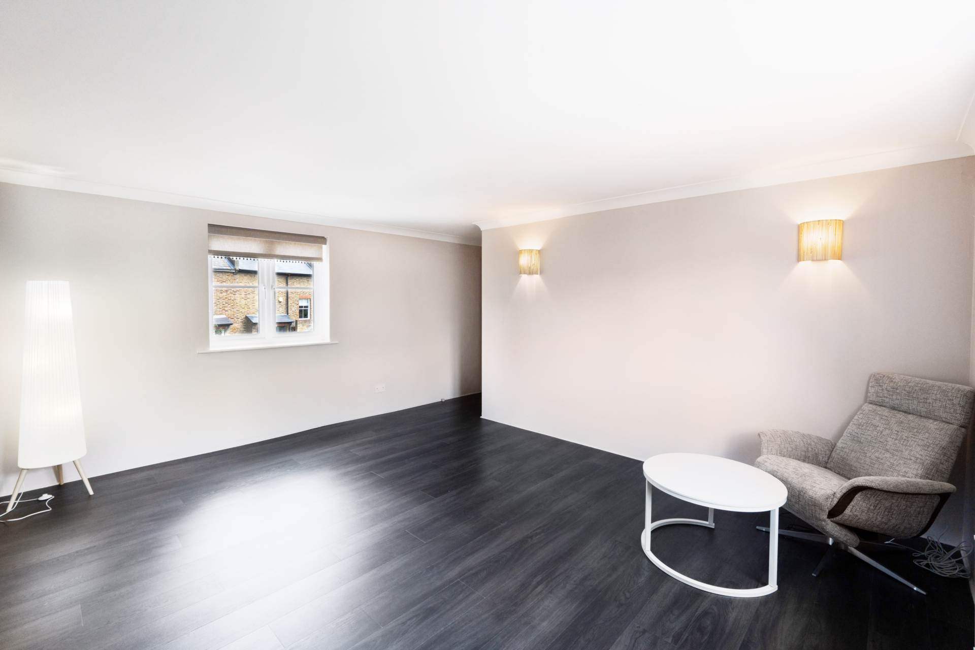 Fulmar Close, Surbiton, Image 2