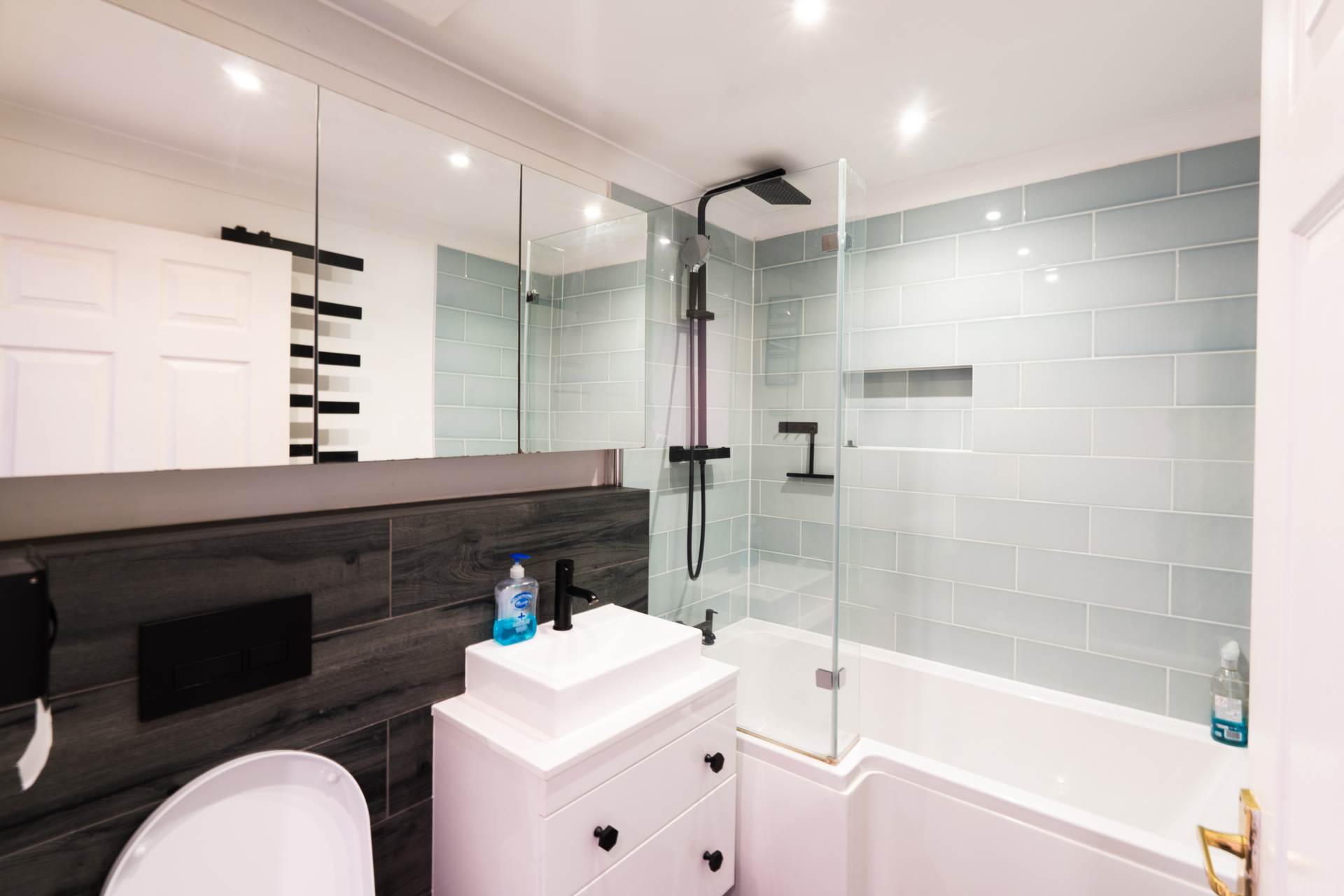 Fulmar Close, Surbiton, Image 9