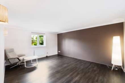 Fulmar Close, Surbiton, Image 1