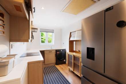 Fulmar Close, Surbiton, Image 3