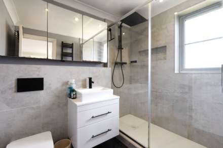 Fulmar Close, Surbiton, Image 8