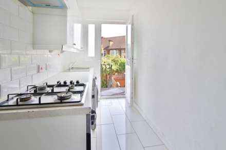 Errol Gardens, New Malden, Image 3