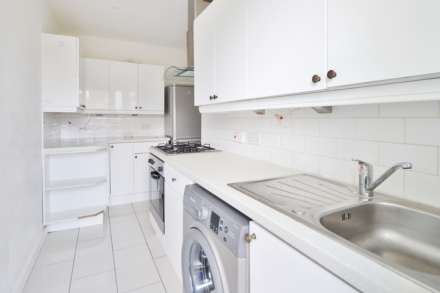 Errol Gardens, New Malden, Image 4