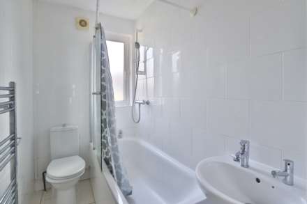 Errol Gardens, New Malden, Image 6