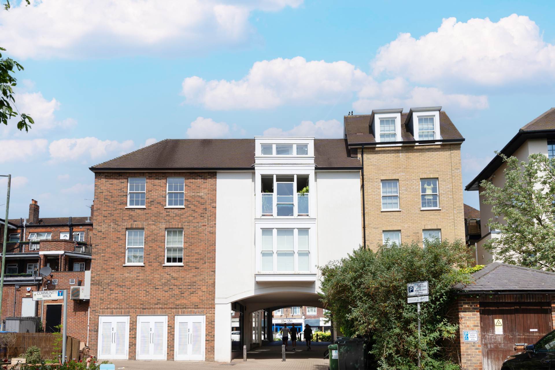 Kings George's Walk, Esher, Image 6
