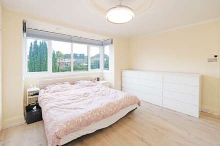 Savile Close, New Malden, Image 13