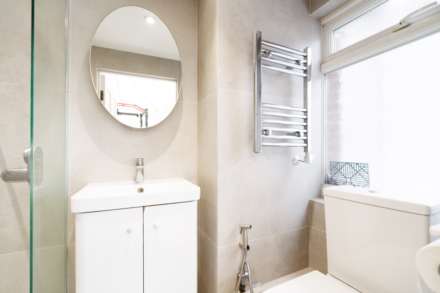 Savile Close, New Malden, Image 16