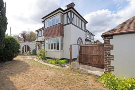 Savile Close, New Malden, Image 18