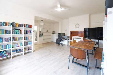 Savile Close, New Malden, Image 4