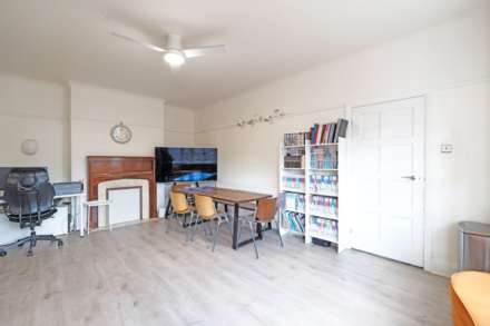 Savile Close, New Malden, Image 5