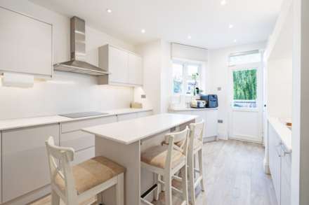 Savile Close, New Malden, Image 6