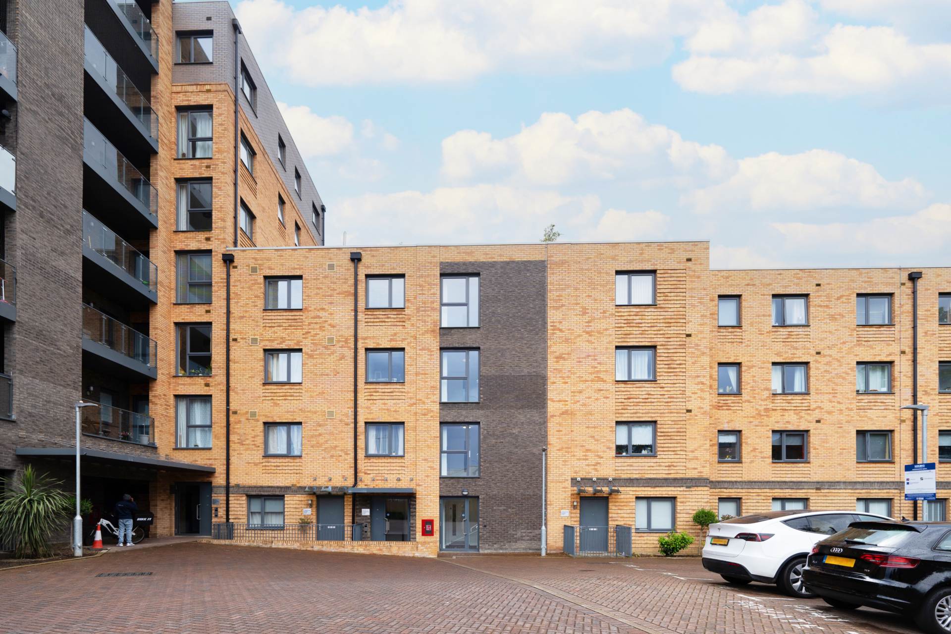 Powdermill Close, New Malden, Image 7