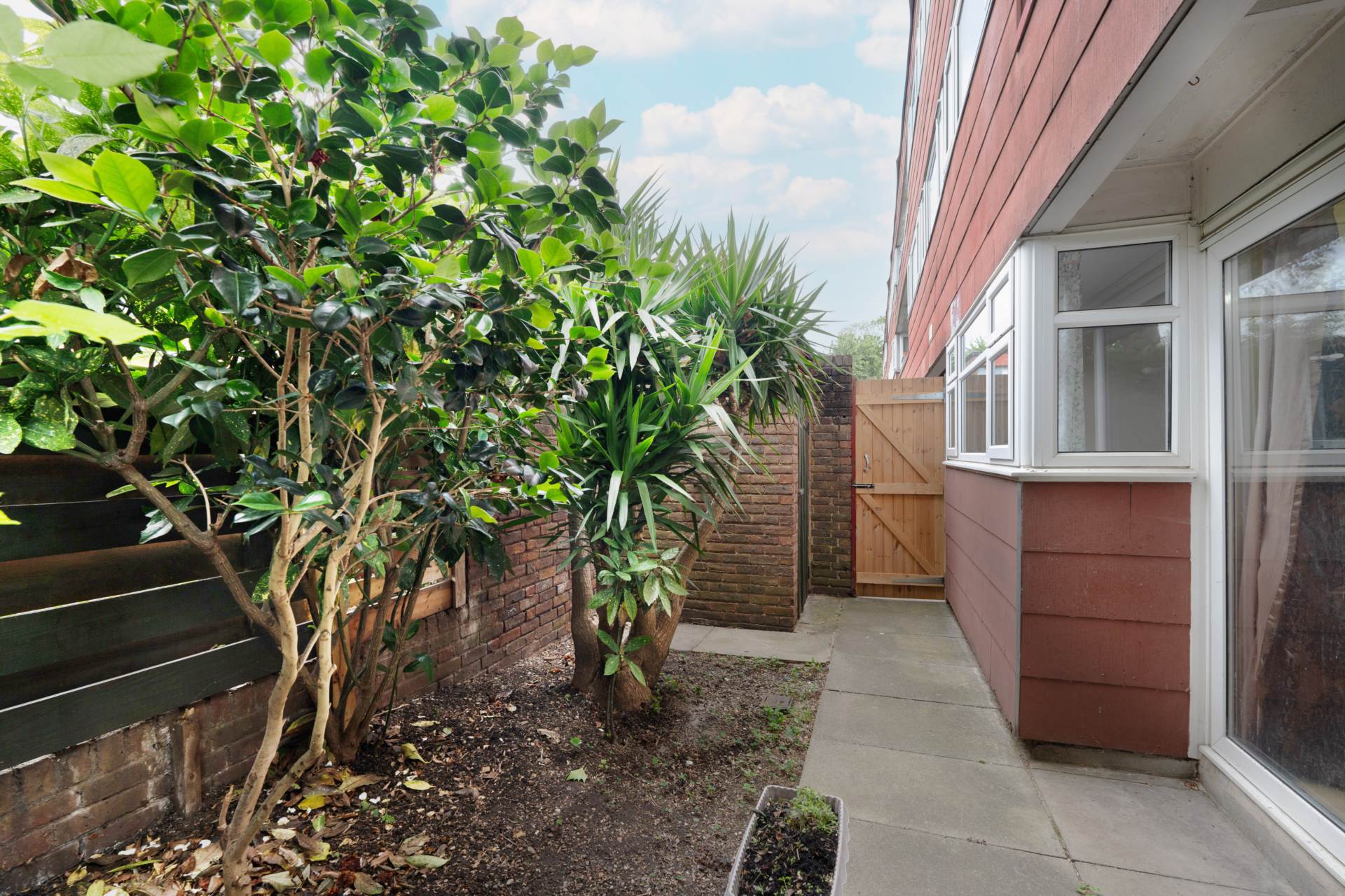Farnham Gardens, London, Image 4