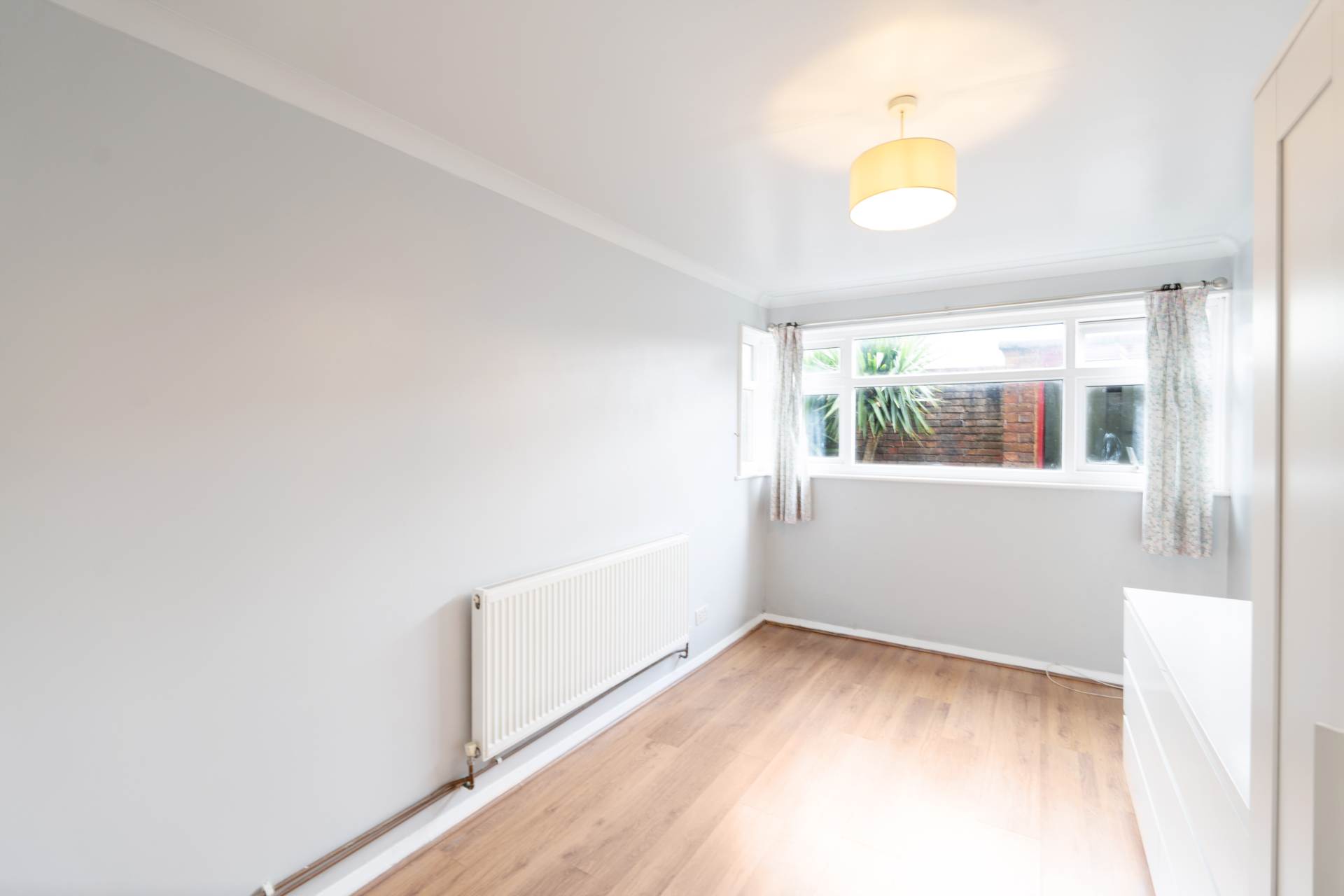 Farnham Gardens, London, Image 7