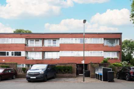 Farnham Gardens, London