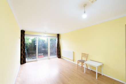 Farnham Gardens, London, Image 2