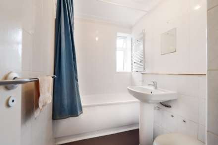 Farnham Gardens, London, Image 6