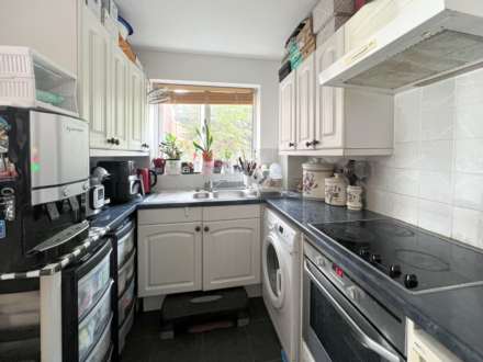 Tregaron Gardens, New Malden, Image 3