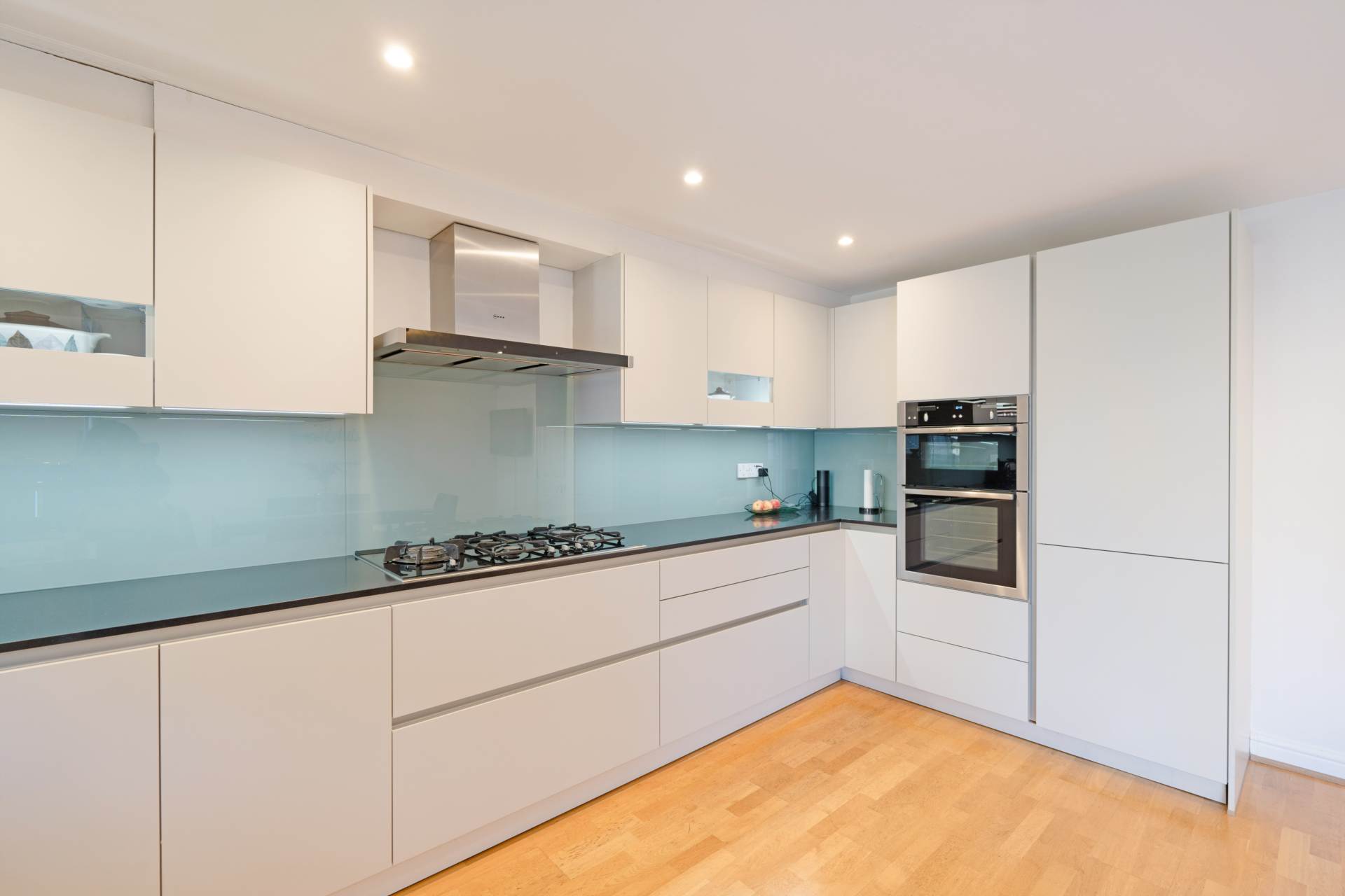 Winery Lane, Kingston Upon Thames, Image 4