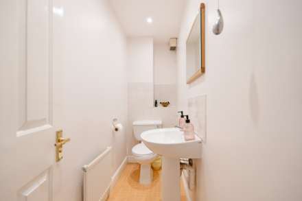 Winery Lane, Kingston Upon Thames, Image 16