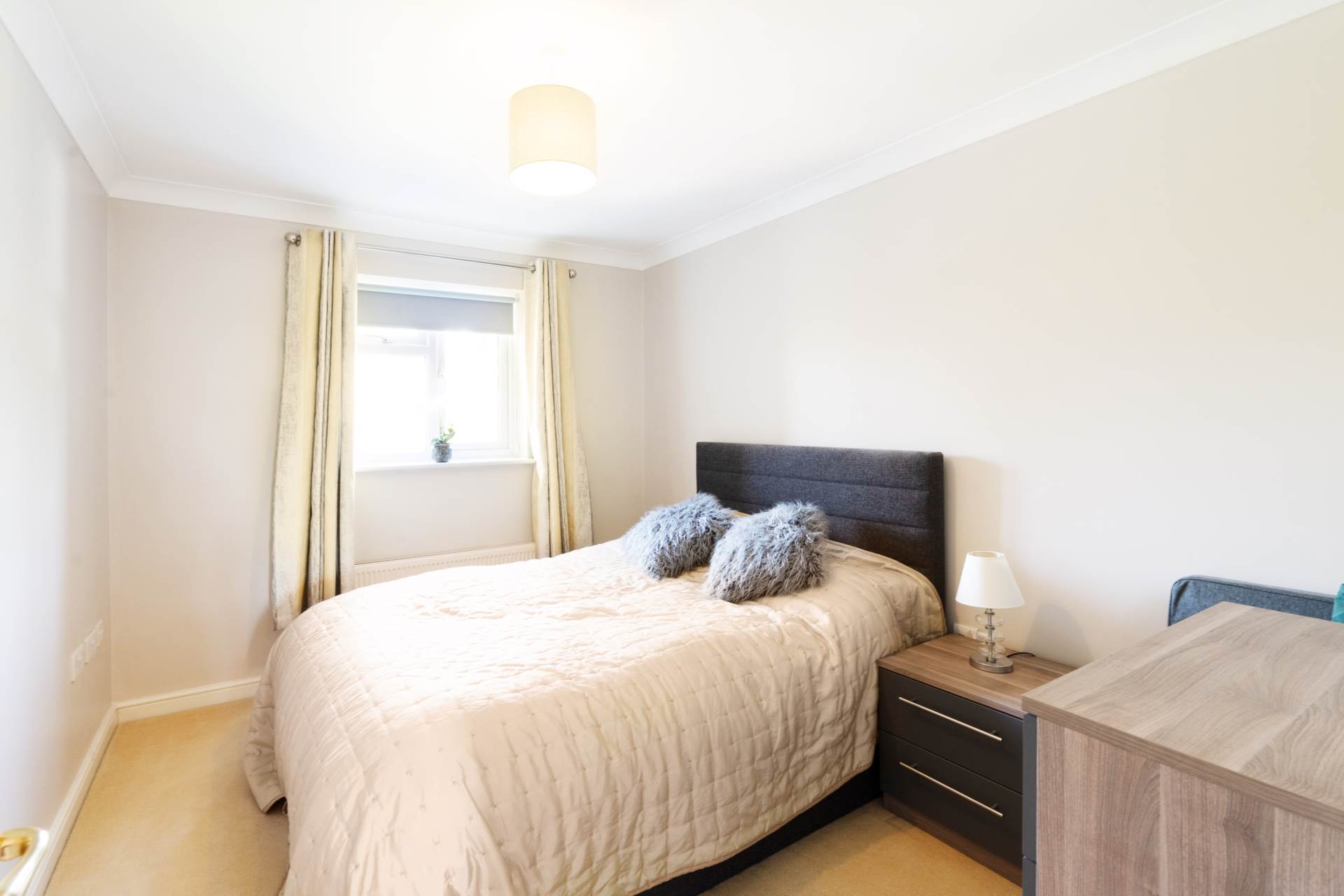 St Pauls Mews, Dorking, RH4 2HP, Image 12