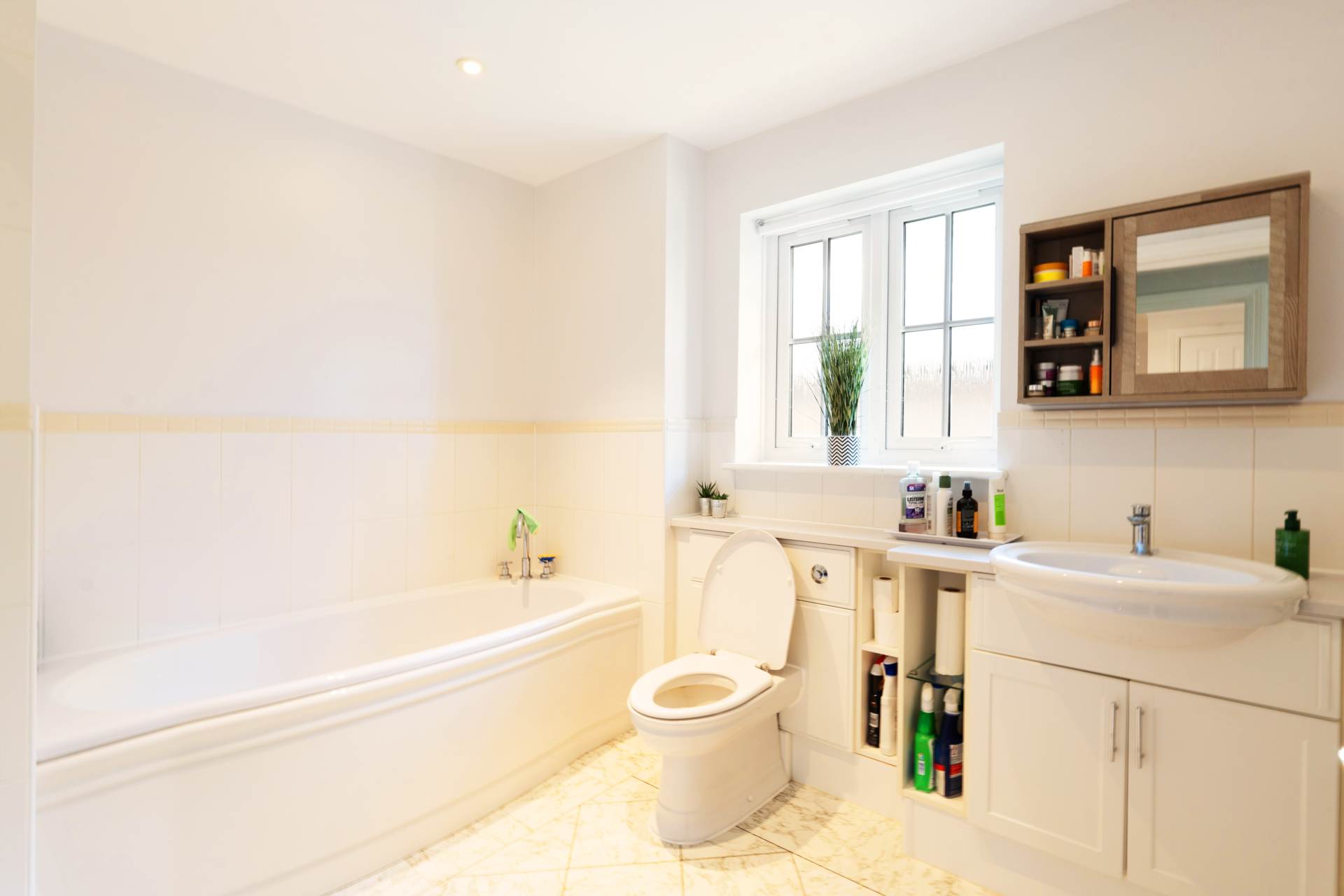 St Pauls Mews, Dorking, RH4 2HP, Image 15